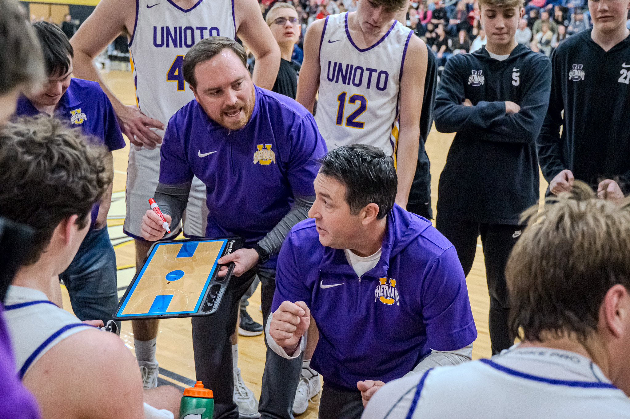 After 17 seasons, Unioto's Matt Hoops stepping down from basketball post